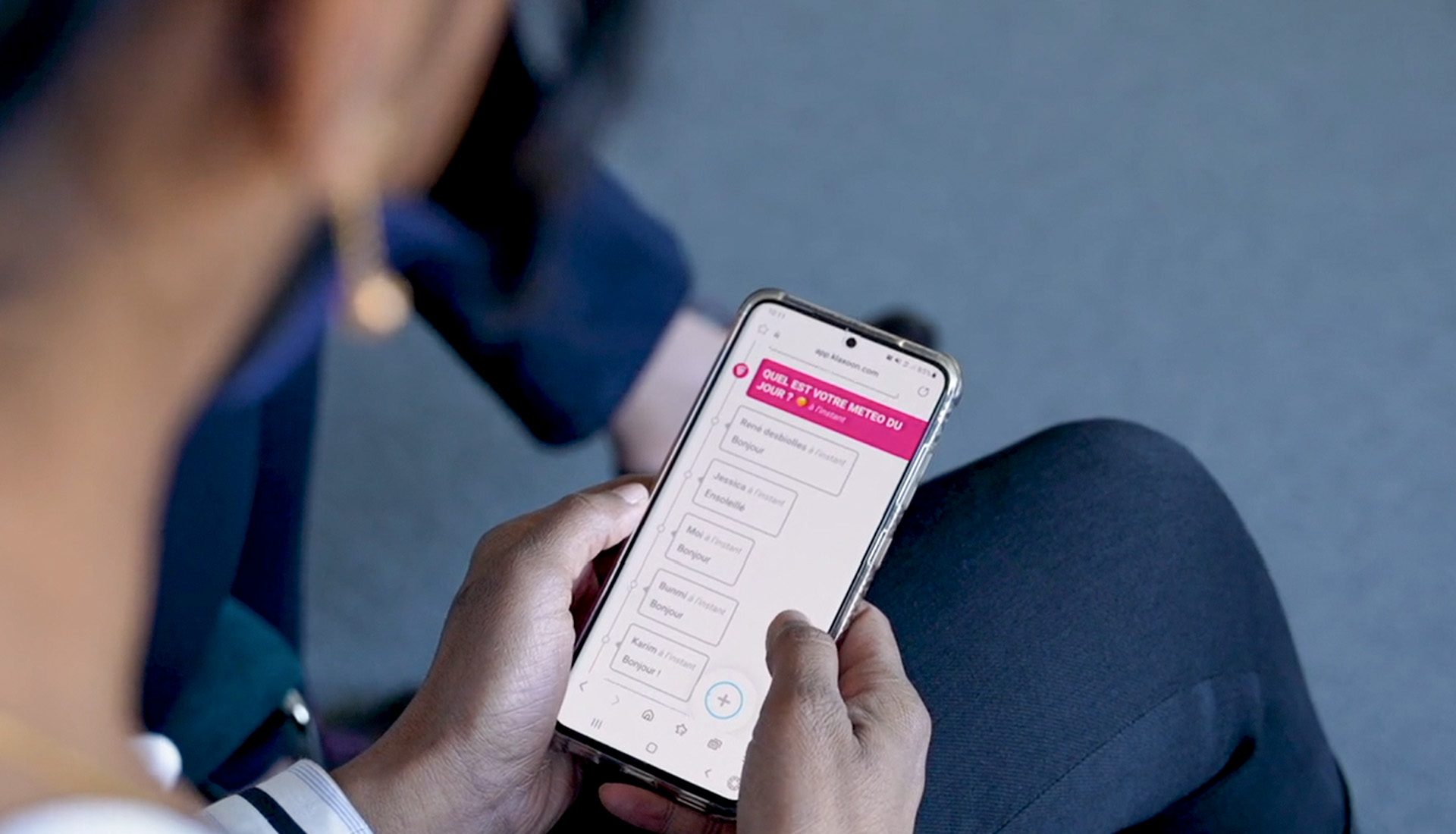 Reunion interactive avec des outils collaboratifs pour les collaborateurs en presentiel ou à distance pour échanger